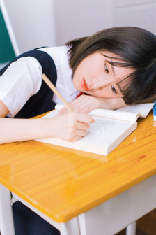 教室里英语课上插英语课代表